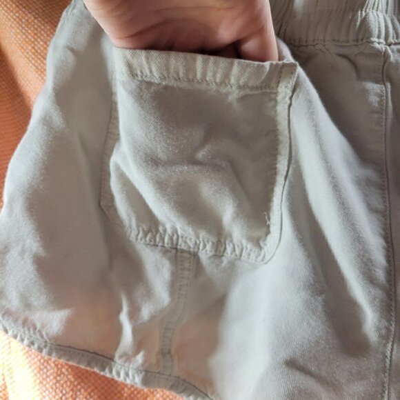 Arizona Jean Company The Original 100 Percent Rayon Cream Color Shorts Size XL - Picture 4 of 10